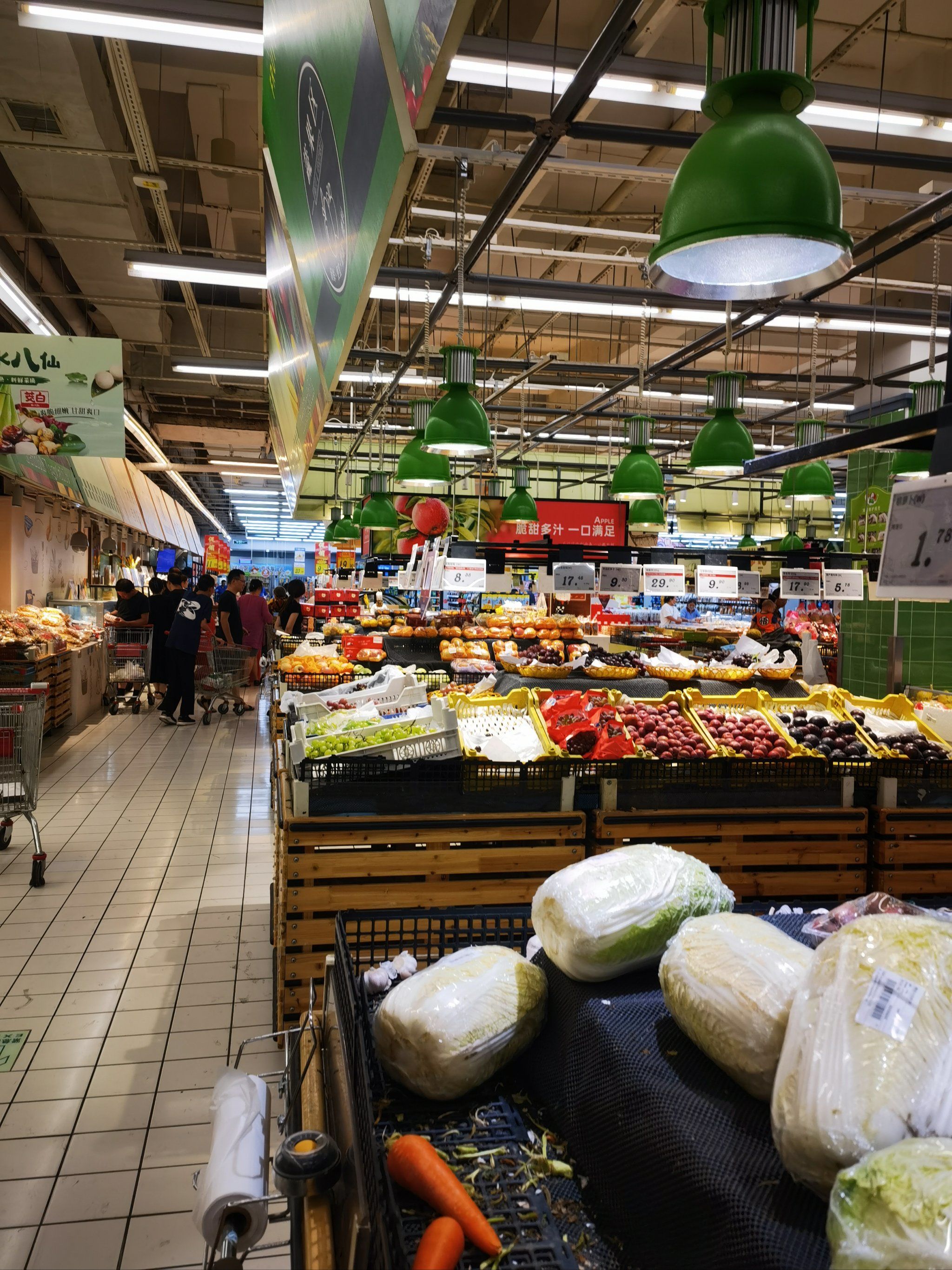 这两天南京龙蟠中路的金润发又疯狂了!