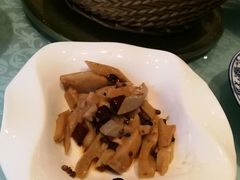 -泉畔人家·老济南经典鲁菜(大明湖店)