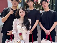 -枫叶小镇奥特莱斯