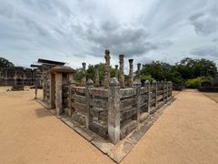 -波隆纳鲁沃古城皇家宫殿