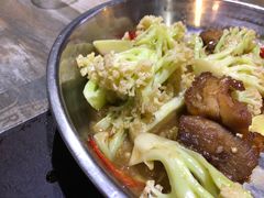五花肉炒菜花-石岐乳鸽村(桥观坊南四巷店)