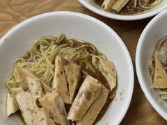 -松树干拌面店