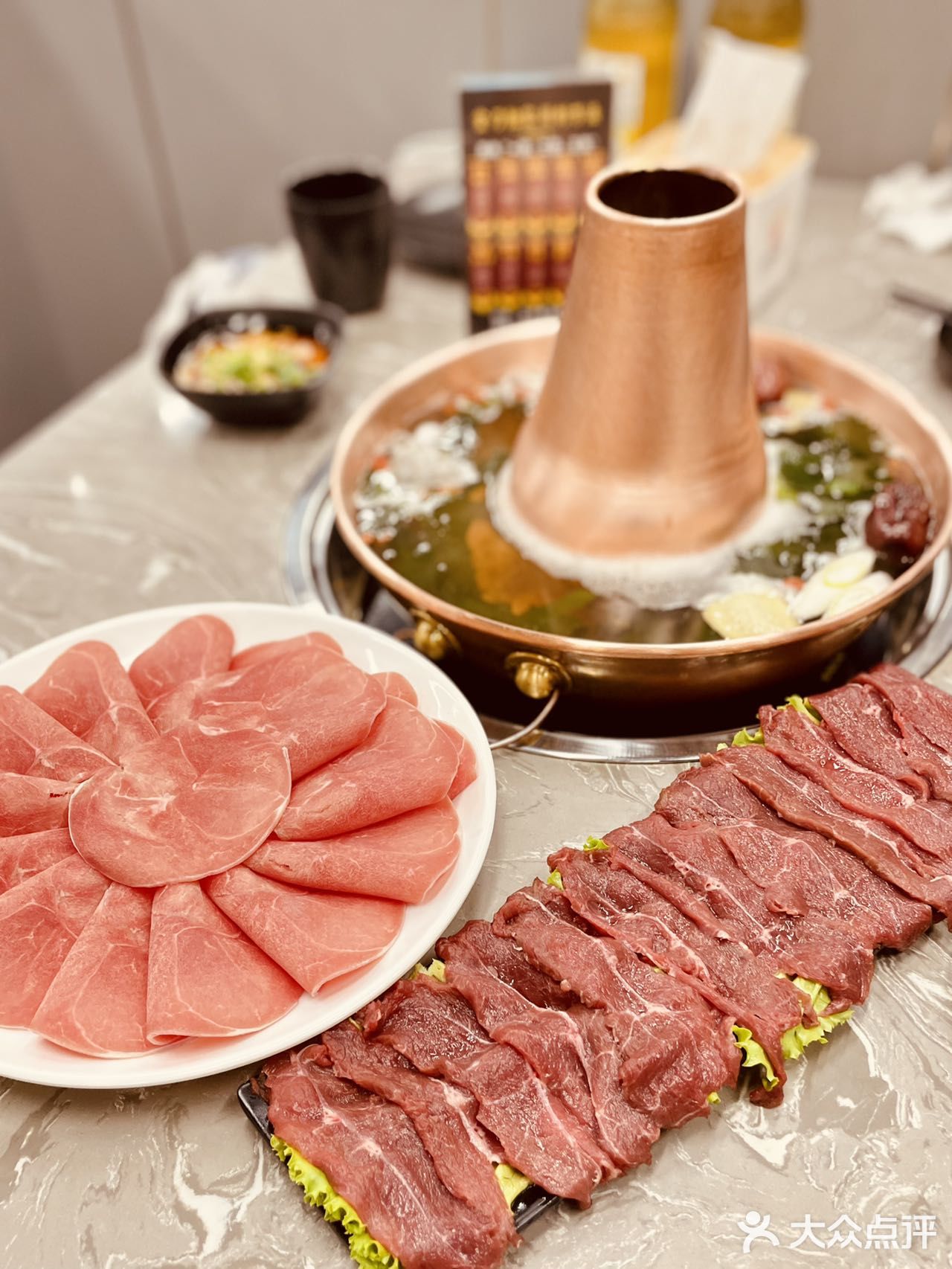 香气四溢,我俩吃了一半实在吃不动打包了