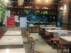 大堂-渝是乎酸菜鱼·川渝小炒(新世界百货望京店)