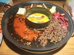 -卤校长重庆火锅(银泰城店)