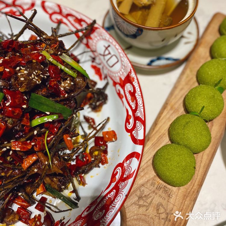 牙尖妹儿吃牙尖～