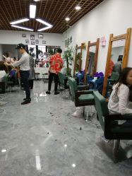 -V8潮牌·接发烫染连锁