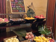-东西风牛排馆周末烧烤自助(首都机场希尔顿店)