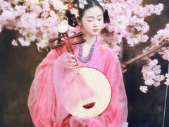 -贺加贝化妆美甲培训学校