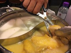 -鲜入围煮花胶鸡海鲜火锅