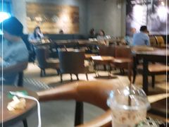 大堂-星巴克(上海虹桥南丰城办公楼店)