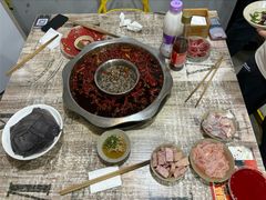 -渝嘴小老弟老火锅(华新村店)