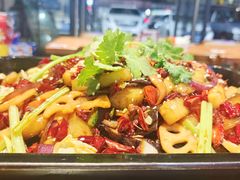 -干老庆贵州留一手烤鱼·地摊火锅(财经大学店)