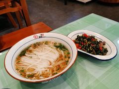 黄瓜皮炒牛肉干拌粉-刘氏三和面馆