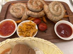 烤肠拼盘-莫斯科餐厅