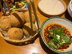 -包整·丝娃娃(一览甲秀楼风景店)