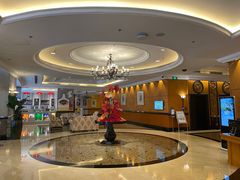 -深圳富苑皇冠假日套房酒店