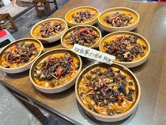 -富正毅三下锅·湘西韵味(天门山索道店)