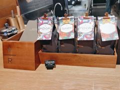 -星巴克臻选(济南万达店)