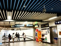 -体育场(地铁站)