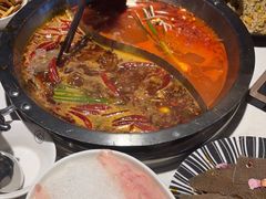 -茅草房·河畔园林火锅