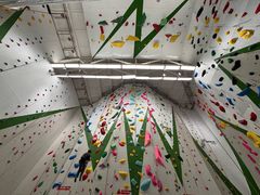 -绿壁虎攀岩基地(Tcar店)