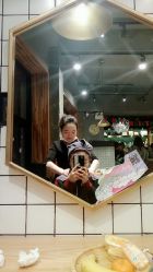 -PE SALON