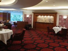 -深圳富苑皇冠假日套房酒店