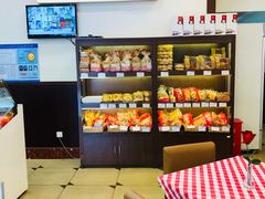 -红宝石·鲜奶小方·海派西点房(南丹店)