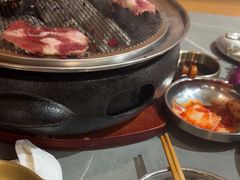 -围炉肉舍•炭烤活鳗•丹东海鲜烤肉(步行街店)