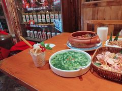 -老滇山寨•云南特色菜•地方菜•民族风情歌舞表演(金碧店)