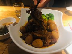 卤蛋烧牛腩-渝半城经典川粤菜(重庆天地店)