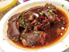 香辣美容蹄-鑫巴蜀小镇 · 水煮鱼专研店(玉桥店)