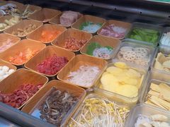 -红渡小香·牛肉麻辣香锅(车站南路店)