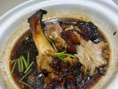 -老码头黑皮肘子锅包肉(赣水路店)