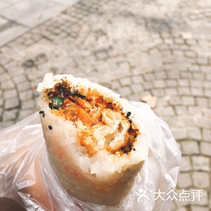 上海饭团包油条图片