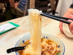 滑雞鮮蝦河粉-何九海南茶店(鬼仔巷店)