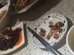 -兔行天下-鸿鹤鲜锅兔(中海国际店)