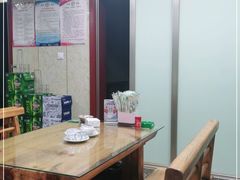 -亨利烧烤(理想山店)