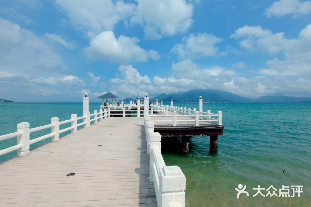 東方明珠國際旅行社我和夥伴們在廈門鼓浪嶼內厝奧碼頭大合影,圖片