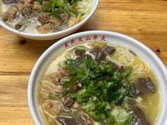 -文山荷鲜居(翠湖店)