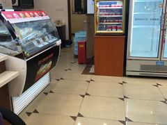 -红宝石·鲜奶小方·海派西点房(南丹店)
