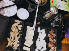 鸳鸯锅底-鑫佳泰潮汕餐厅(莲塘店)