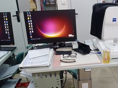 -豪门视光·星趣控·蔡司依视路眼镜代理商(中央大街店)