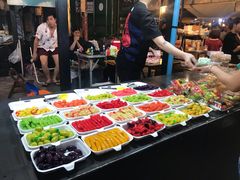 -席娜卡琳火车铁道夜市