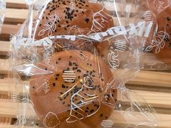 -红宝石·鲜奶小方·海派西点房(南丹店)