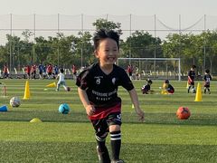 -Riverside河畔少儿足球培训(前滩店)