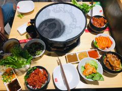 餐具摆设-么肆烤肉(汉街形象店)