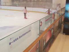 -冰纷万象滑冰场(二七万象城店)