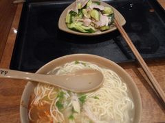 -亮亮面馆(经六路店)
